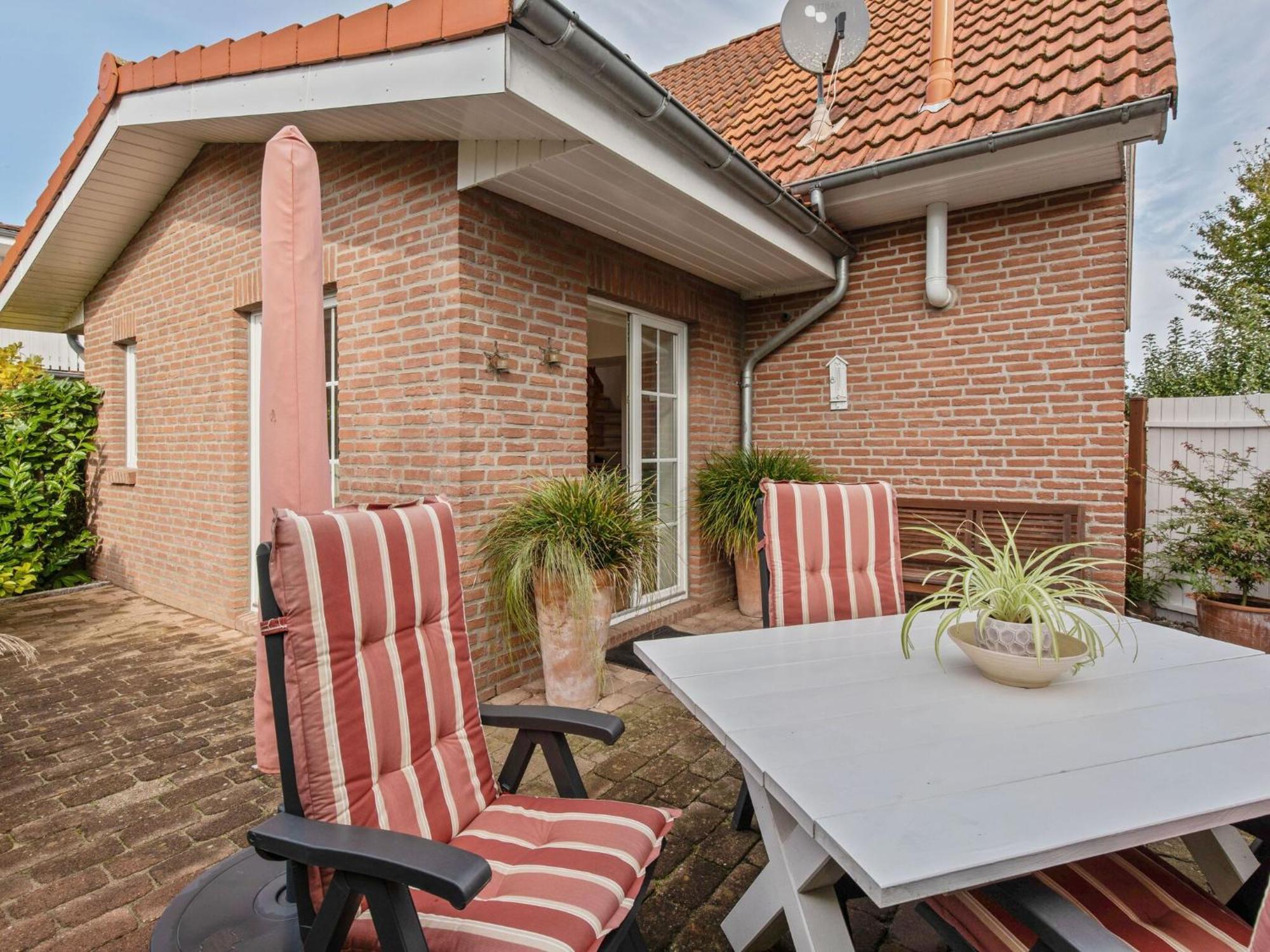 Enticing Holiday Home In Oldenburg With Garden Near Sea Dannau Exterior foto